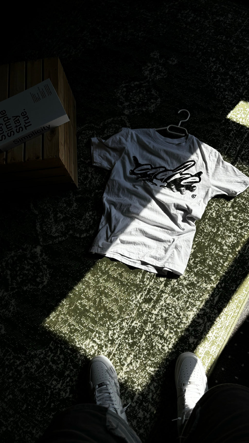 CADRE – Entre les mains